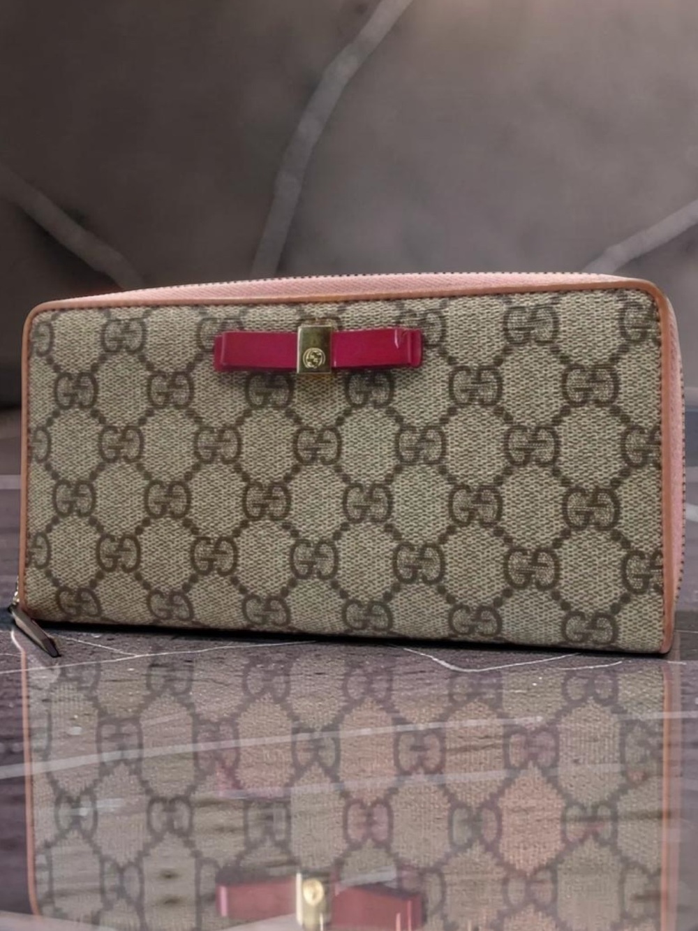 GUCCI GG Supreme Ribbon Zip Around Wallet 😍💗🔥